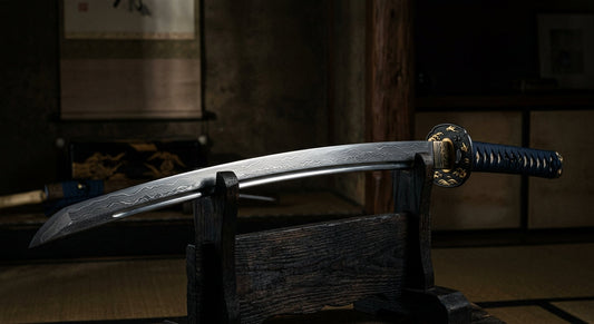 Katana en Acier Damas — L'Esthétique et la Performance